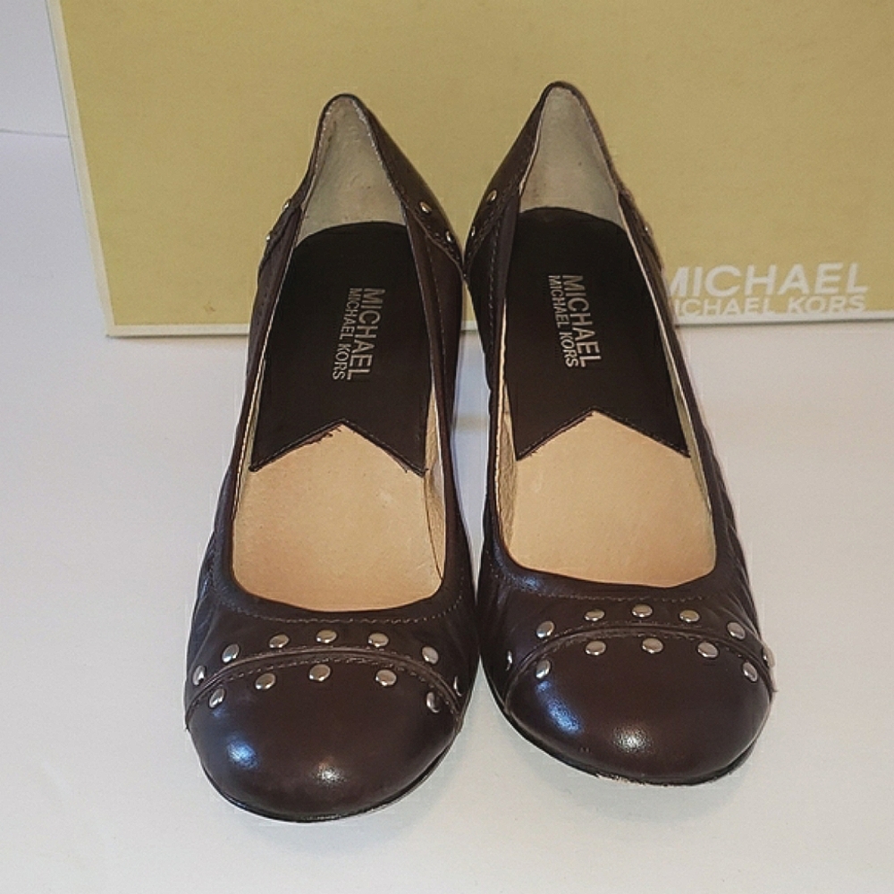 Michael Kors Vintage Astor Leather Studs Kitten Pumps Chocolate Brown 6 With Box - Picture 3 of 17